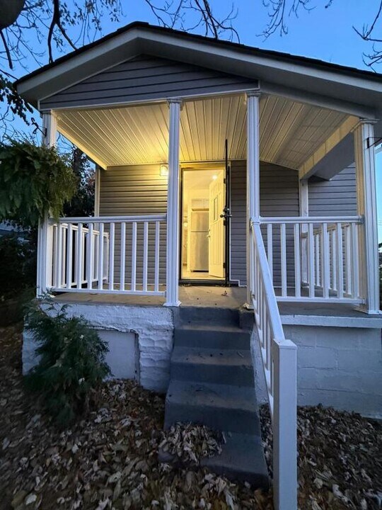 5411 Hamilton Ave in Jennings, MO - Building Photo