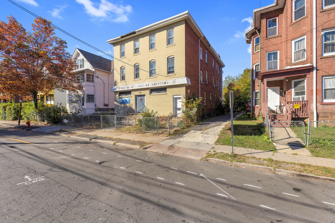 147 Babcock St in Hartford, CT - Building Photo