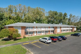 Flats at Middleton Shores in Middleton, WI - Building Photo