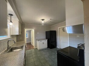 9046 9th Ave SW in Seattle, WA - Building Photo - Building Photo