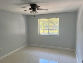 17202 Glenmoor Dr in West Palm Beach, FL - Building Photo - Building Photo