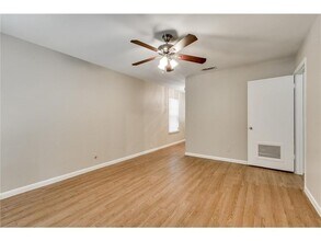 404 Franklin Blvd in Austin, TX - Building Photo - Building Photo