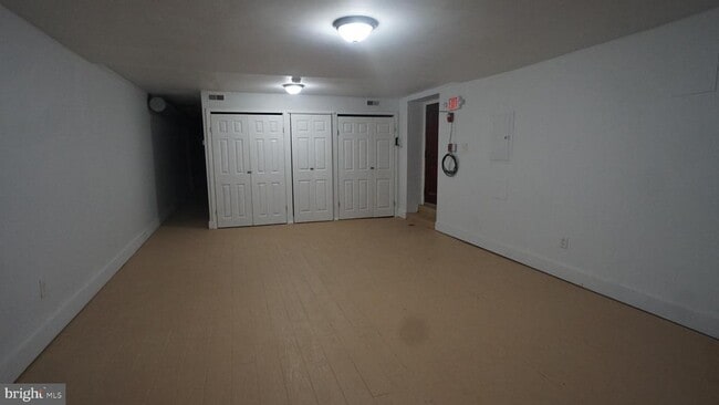 property at 1921 W Diamond St