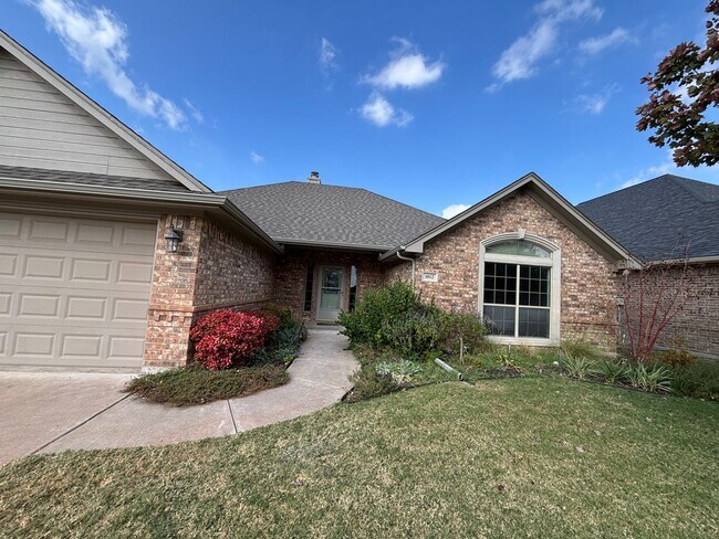 1812 Colorado Ct in Burleson, TX - Building Photo - Building Photo