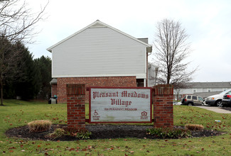 Pleasant Meadow Village in Cuyahoga Falls, OH - Building Photo - Building Photo