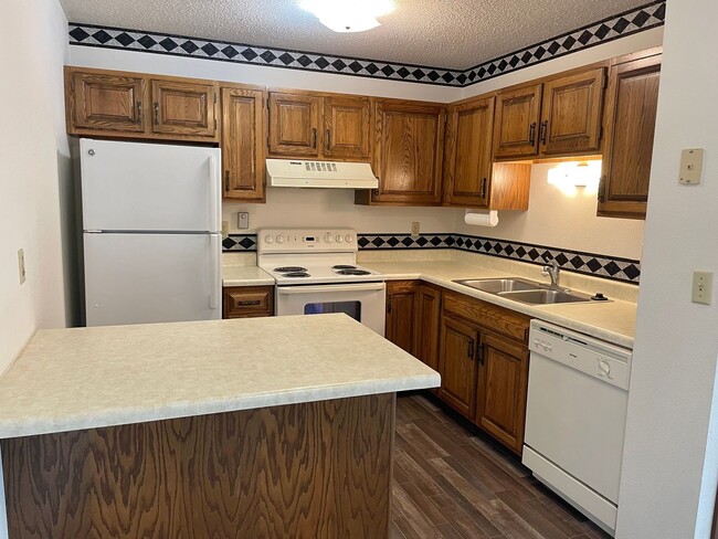 3203 15th Ave S in Fargo, ND - Foto de edificio - Building Photo
