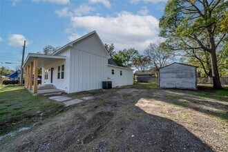 3222 Travis St in Greenville, TX - Building Photo - Building Photo