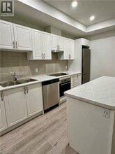 461 Green Rd in Stoney Creek, ON - Building Photo - Building Photo