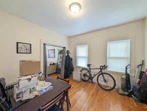 11 Porter St, Unit 3 in Somerville, MA - Building Photo - Building Photo