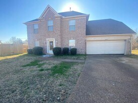 10053 Lynham Cove in Cordova, TN - Building Photo