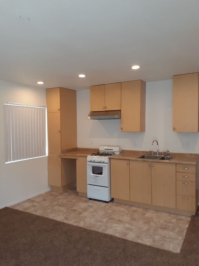 4440-4444 Glacier Ave in San Diego, CA - Building Photo - Building Photo