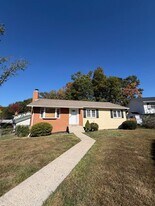 2406 Sagamore Ct in Woodbridge, VA - Building Photo