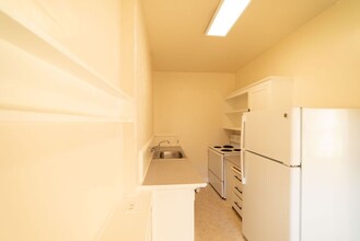 1176 University in Berkeley, CA - Building Photo - Interior Photo