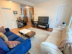 23 Willard Ave, Unit 2 in Medford, MA - Building Photo - Building Photo