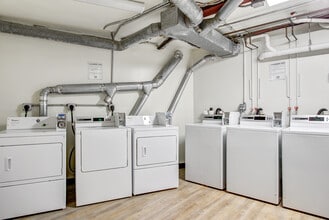 Charter House in Ann Arbor, MI - Foto de edificio - Building Photo