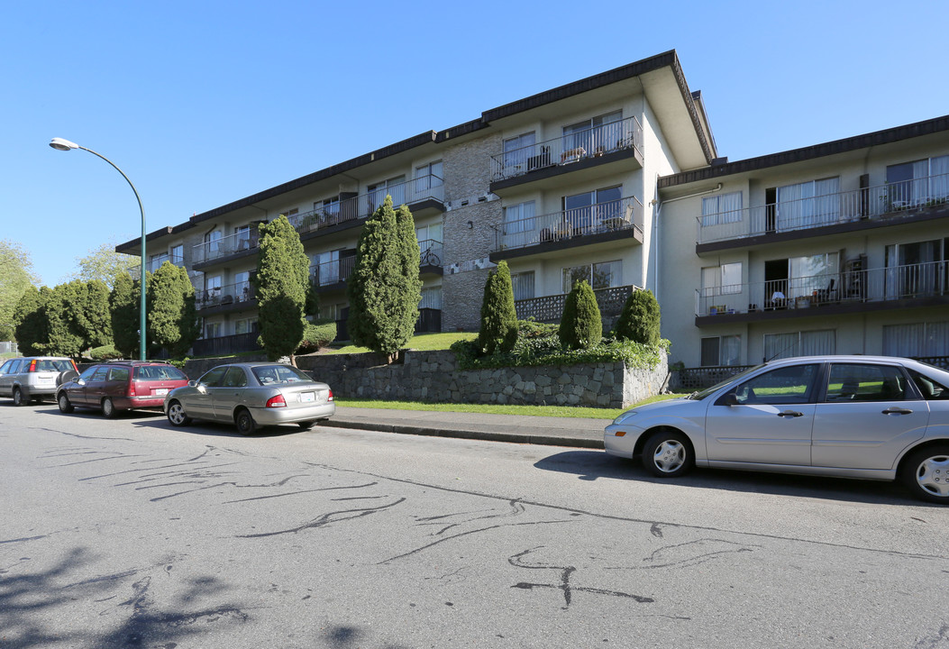 Berkeley Manor in Vancouver, BC - Building Photo