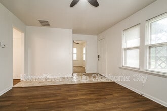 2218 N Midwest Blvd in Oklahoma City, OK - Building Photo - Building Photo