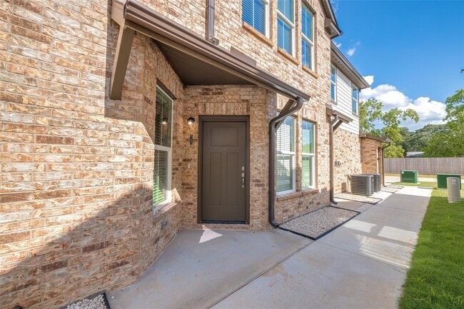 137 Park Place Cir in Waller, TX - Building Photo - Building Photo