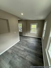 16 Long Ave in Boston, MA - Foto de edificio - Building Photo