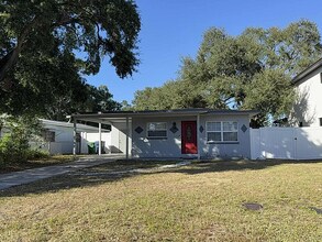 4207 W North B St in Tampa, FL - Foto de edificio - Building Photo