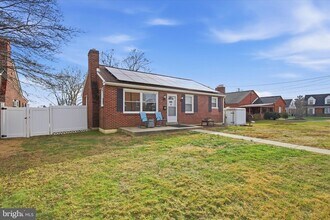 1058 St Joseph St in Lancaster, PA - Foto de edificio - Building Photo