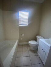 828 Hidalgo St in New Orleans, LA - Building Photo - Building Photo