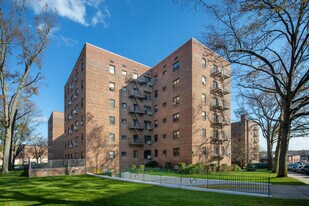 87-56 Francis Lewis Blvd in Queens Village, NY - Building Photo