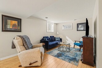 170 Anna Ave in Ottawa, ON - Foto de edificio - Building Photo