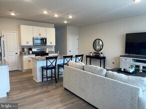 6 N 8th St in Perkasie, PA - Building Photo - Building Photo