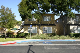 1317-1385 Willow Rd in Menlo Park, CA - Building Photo - Building Photo