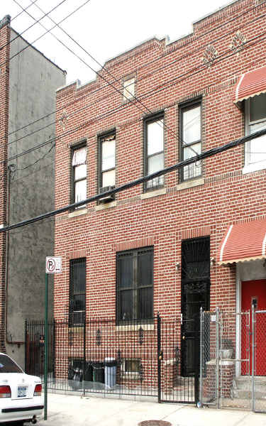 983 Dumont Ave in Brooklyn, NY - Building Photo