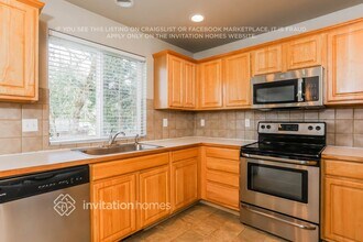 15219 24th Ave E in Tacoma, WA - Foto de edificio - Building Photo