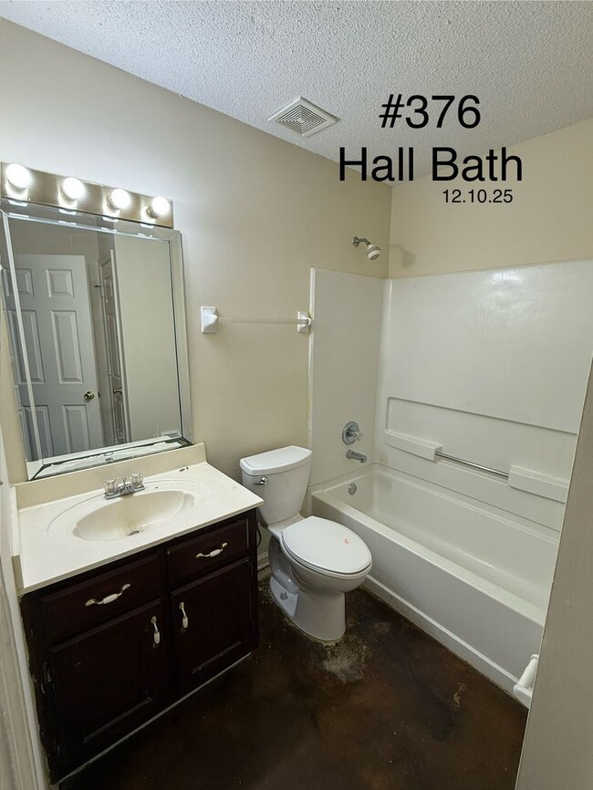 376 Alex Cove in Southaven, MS - Foto de edificio - Building Photo