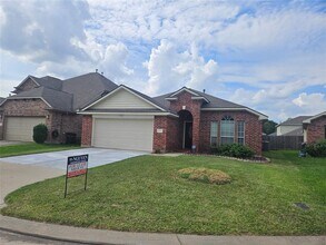 9610 Sunflower Bluff Ln in Houston, TX - Building Photo - Building Photo