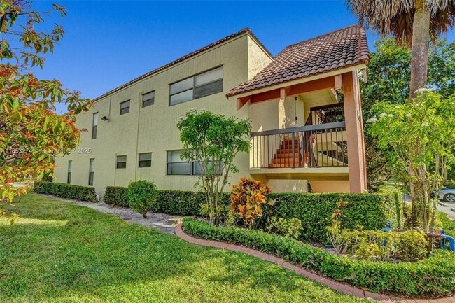 property at 1786 Hammock Blvd