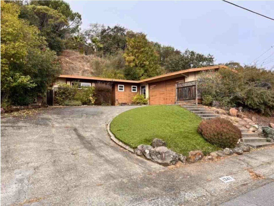 1341 Denlyn St in Novato, CA - Building Photo