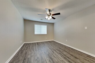 21614 Astipalia Dr in Spring, TX - Foto de edificio - Building Photo