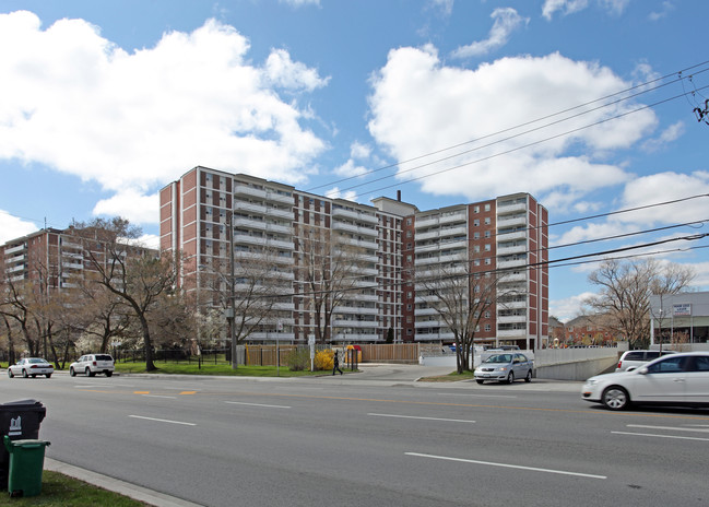 Rowena Drive in Toronto, ON - Building Photo - Building Photo