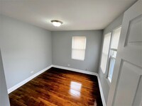 6148 S May St photo'