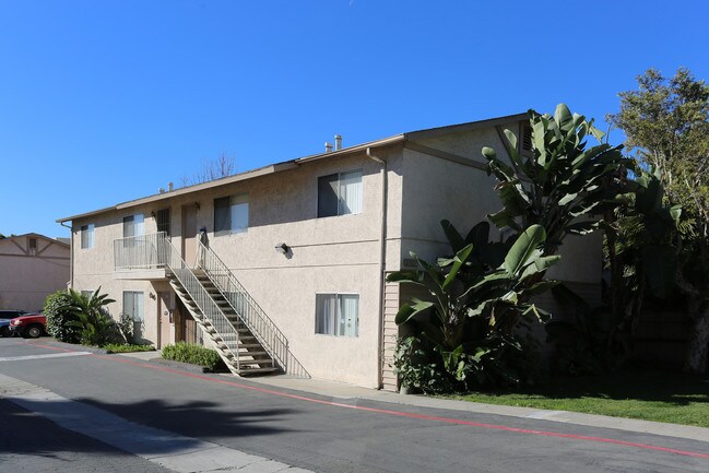 Sunset Breeze Apartments in San Diego, CA - Building Photo - Building Photo