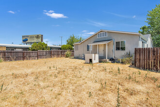 2601 Albatross Way in Sacramento, CA - Building Photo - Building Photo