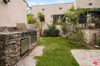 312 S El Camino Dr in Beverly Hills, CA - Building Photo - Building Photo