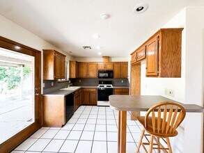 7217 Bernadine Ln in Oklahoma City, OK - Building Photo - Building Photo