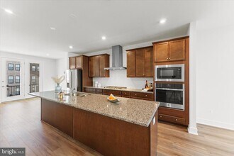 23080 Soaring Hts Ter in Brambleton, VA - Building Photo - Building Photo