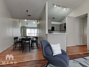 2216 Summer Day Dr in Arlington, TX - Foto de edificio - Building Photo