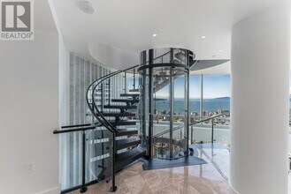 1151-1151 W Georgia St in Vancouver, BC - Building Photo - Building Photo