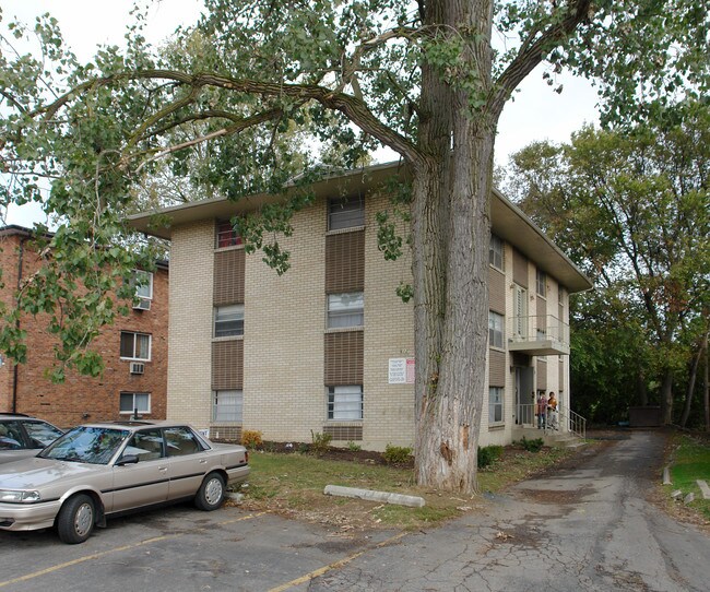 612 Riverview Dr in Columbus, OH - Foto de edificio - Building Photo