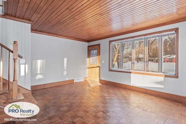 2078 Dorothy Ave in White Bear Lake, MN - Foto de edificio - Building Photo