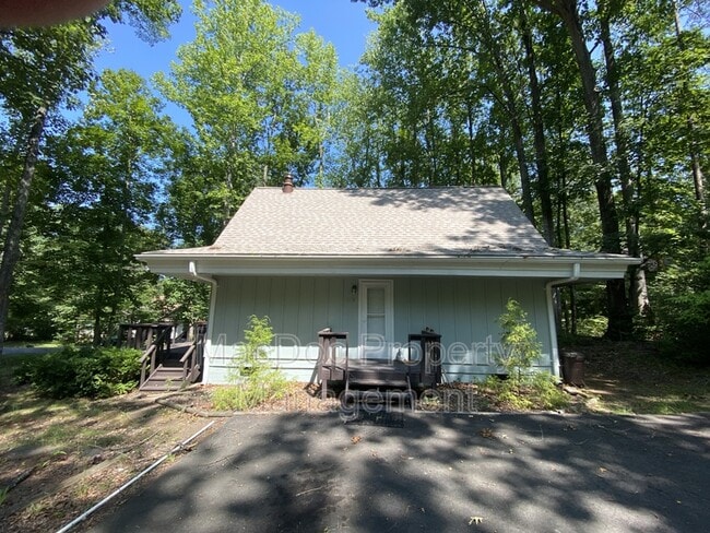 549 Harrison Cir in Locust Grove, VA - Building Photo - Building Photo