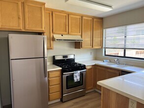 1364 Magnolia Ave in Rohnert Park, CA - Building Photo - Building Photo